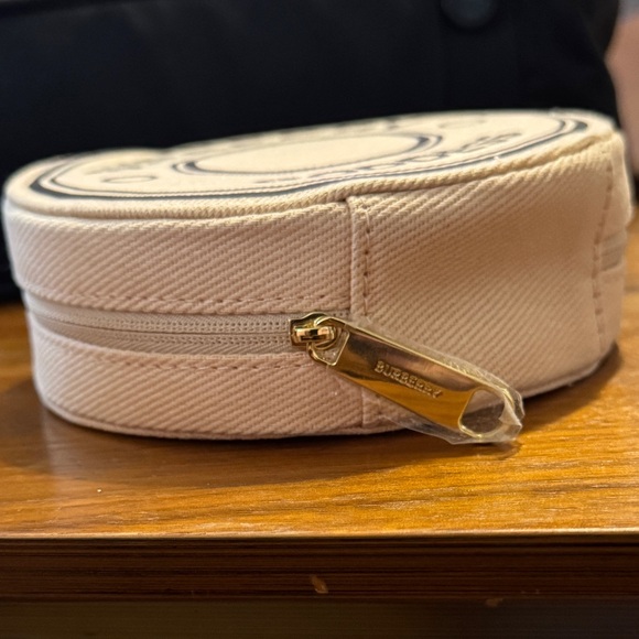 Burberry Goddess 5" Zip Around Travel Jewelry Case Round Clutch Makeup Bag NWT - Picture 5 of 6